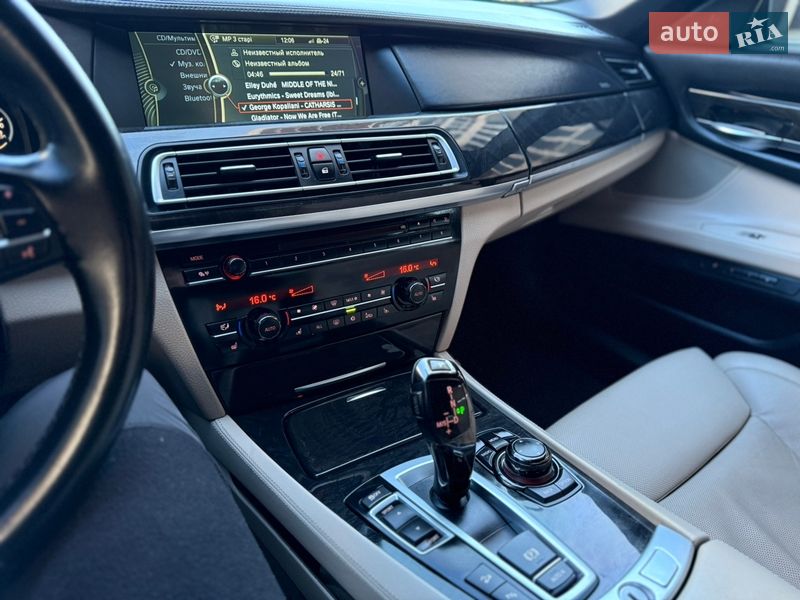 Седан BMW 7 Series 2011 в Хмельницком