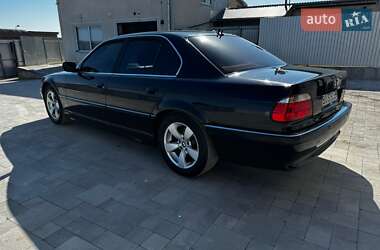 Седан BMW 7 Series 2001 в Чорткове