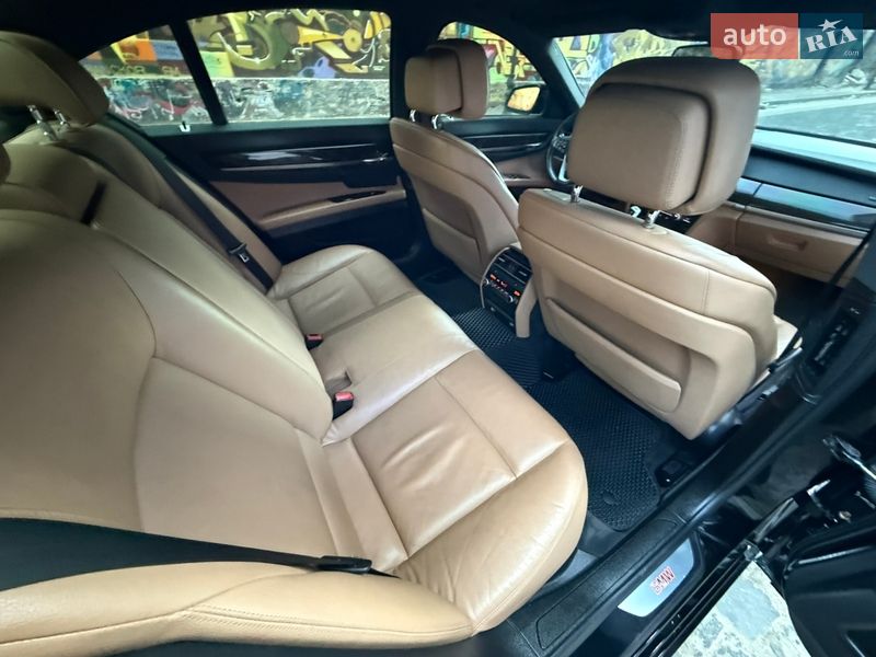 Седан BMW 7 Series 2010 в Одессе
