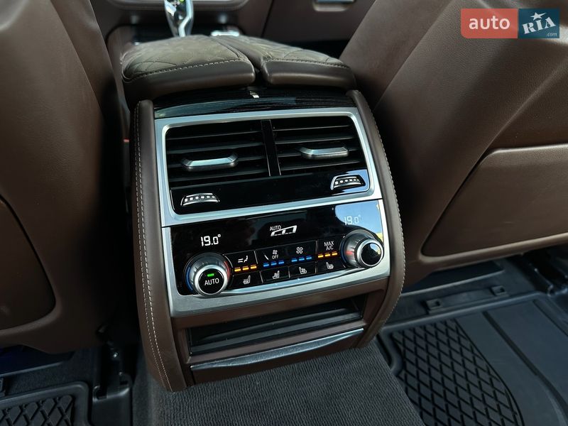 Седан BMW 7 Series 2021 в Киеве