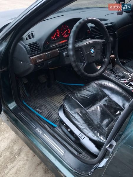 Седан BMW 7 Series 1995 в Запорожье