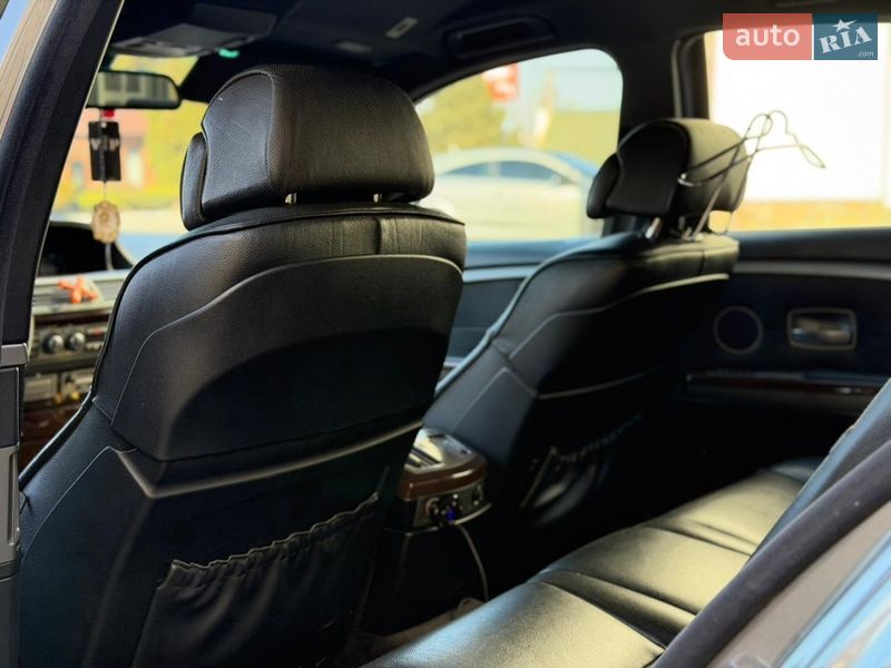 Седан BMW 7 Series 2005 в Дубно