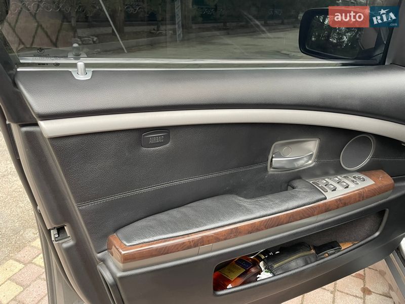 Седан BMW 7 Series 2006 в Запоріжжі