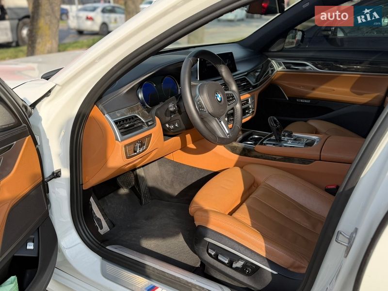 Седан BMW 7 Series 2016 в Львові