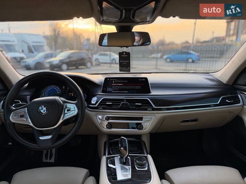 Седан BMW 7 Series 2017 в Киеве