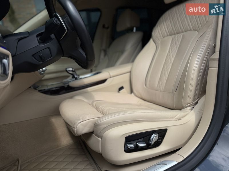 Седан BMW 7 Series 2020 в Виннице