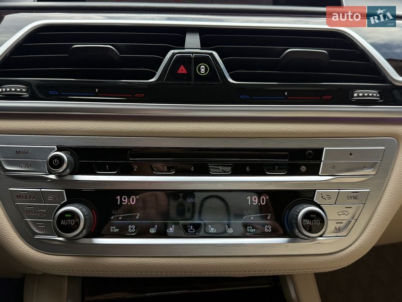 Седан BMW 7 Series 2020 в Виннице