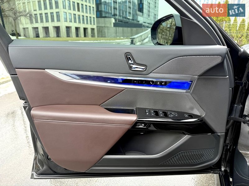 Седан BMW 7 Series 2023 в Киеве фото 22 Седан BMW 7 Series 2023 в Киеве