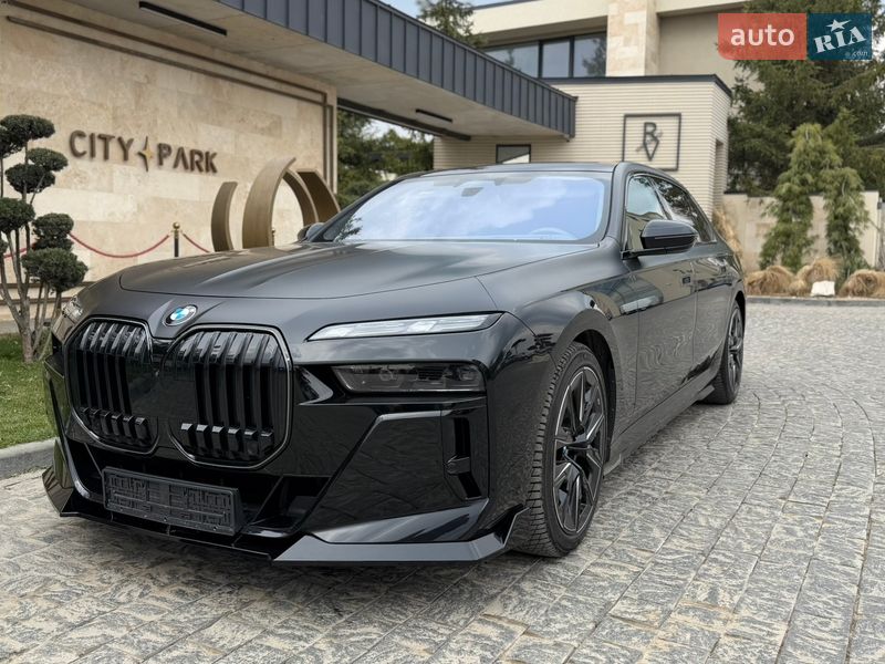 Седан BMW 7 Series 2023 в Львові