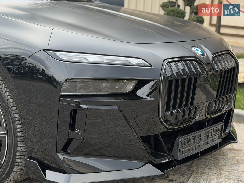 Седан BMW 7 Series 2023 в Львові