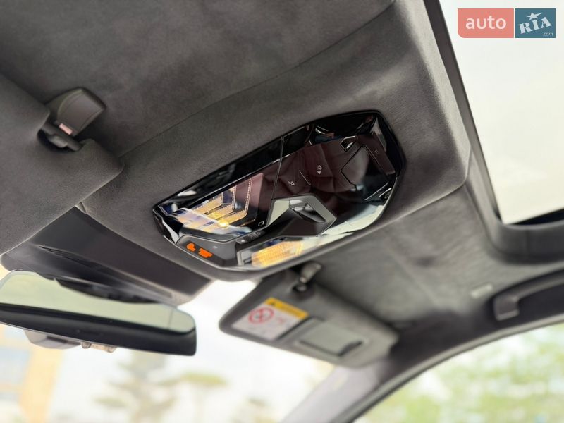 Седан BMW 7 Series 2023 в Львові