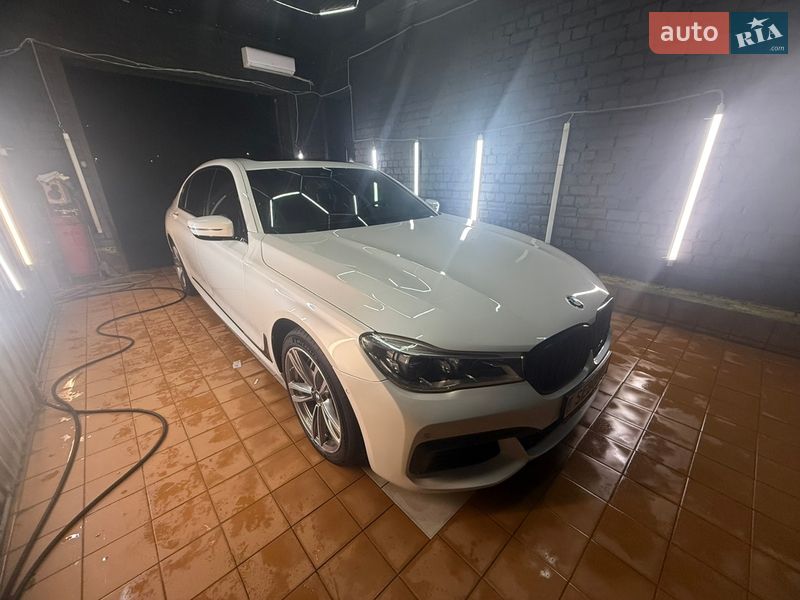 Седан BMW 7 Series 2018 в Кременчуці
