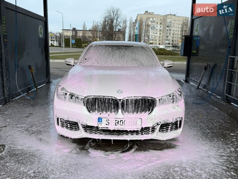 Седан BMW 7 Series 2018 в Кременчуці