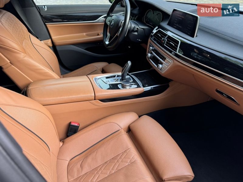 Седан BMW 7 Series 2018 в Кременчуці