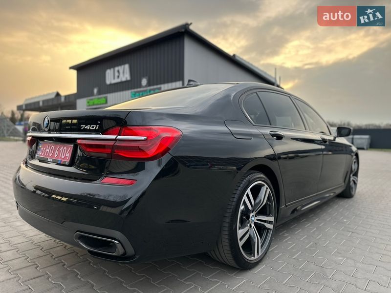 Седан BMW 7 Series 2017 в Нововолынске