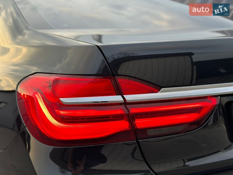 Седан BMW 7 Series 2017 в Нововолынске