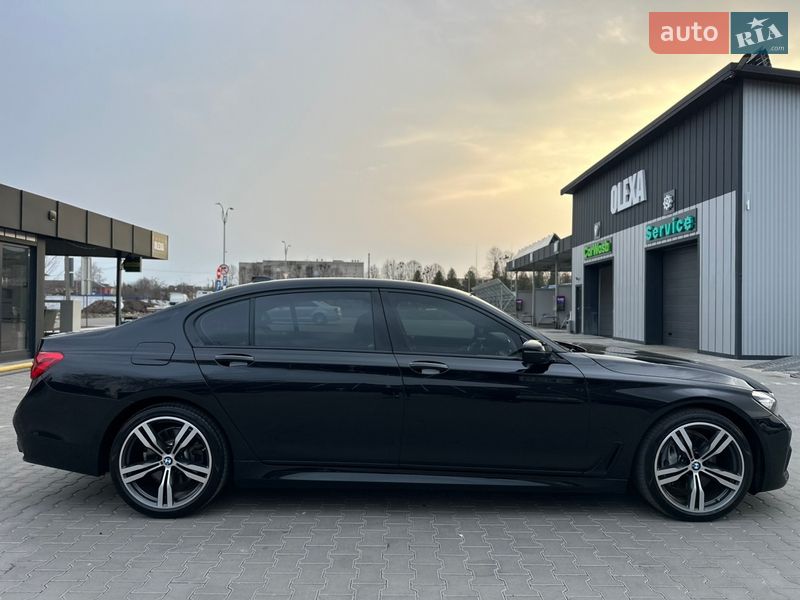 Седан BMW 7 Series 2017 в Нововолынске