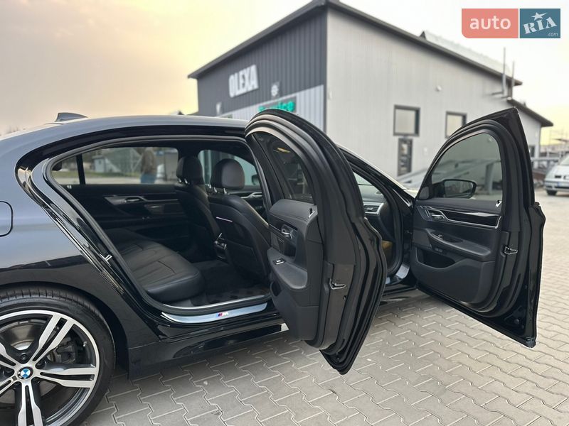Седан BMW 7 Series 2017 в Нововолынске