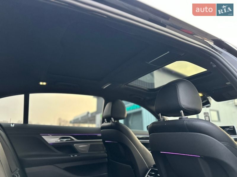 Седан BMW 7 Series 2017 в Нововолынске