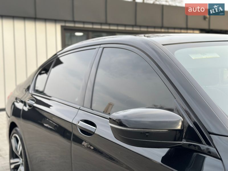 Седан BMW 7 Series 2017 в Нововолынске