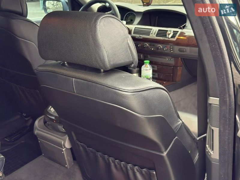 Седан BMW 7 Series 2004 в Львове