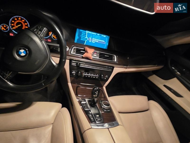 Седан BMW 7 Series 2012 в Миколаєві