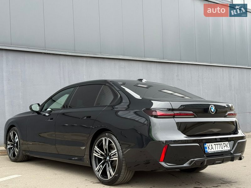 Седан BMW 7 Series 2025 в Киеве