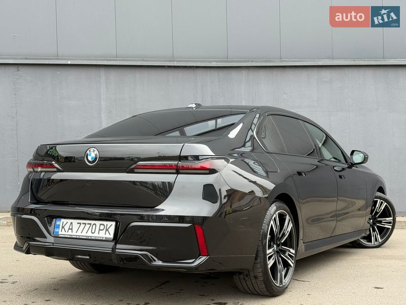 Седан BMW 7 Series 2025 в Киеве