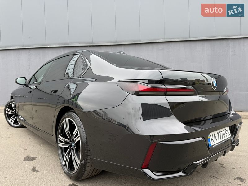 Седан BMW 7 Series 2025 в Киеве