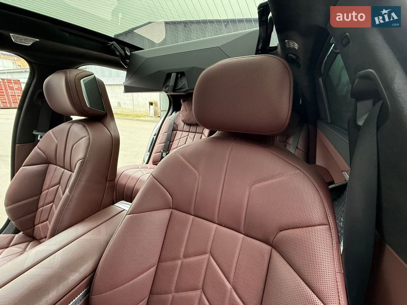 Седан BMW 7 Series 2025 в Киеве
