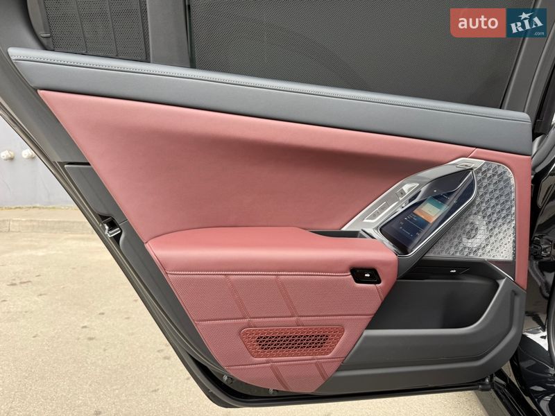 Седан BMW 7 Series 2025 в Киеве