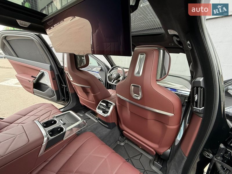 Седан BMW 7 Series 2025 в Киеве