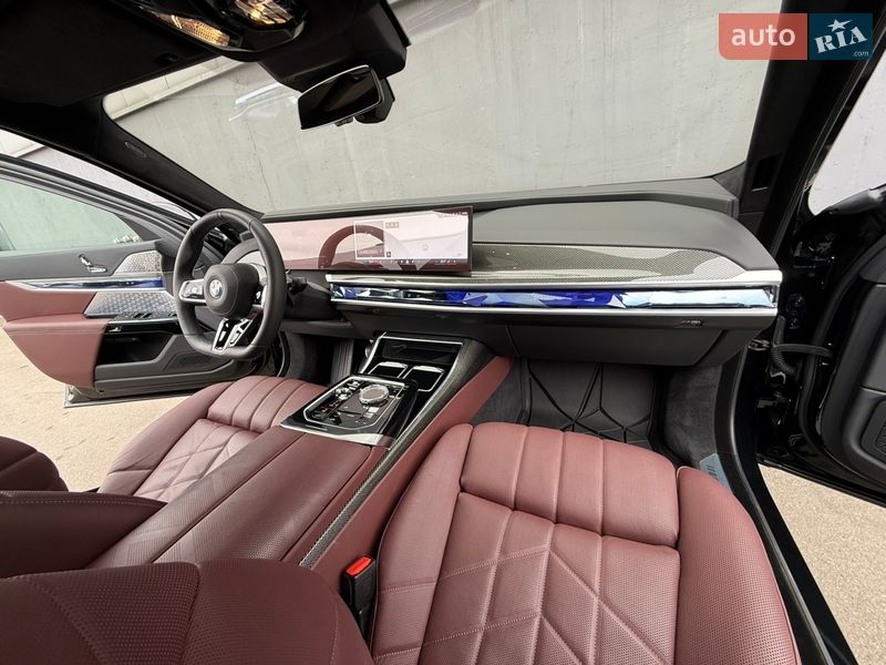 Седан BMW 7 Series 2025 в Киеве