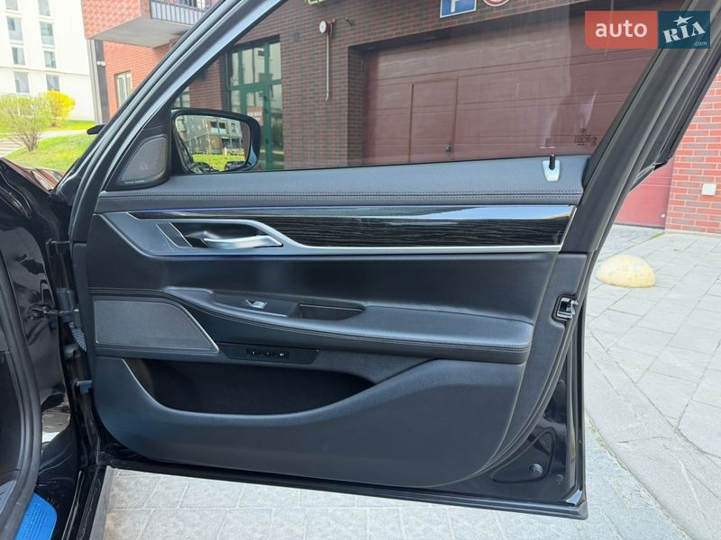 Седан BMW 7 Series 2019 в Львові фото 31 Седан BMW 7 Series 2019 в Львові