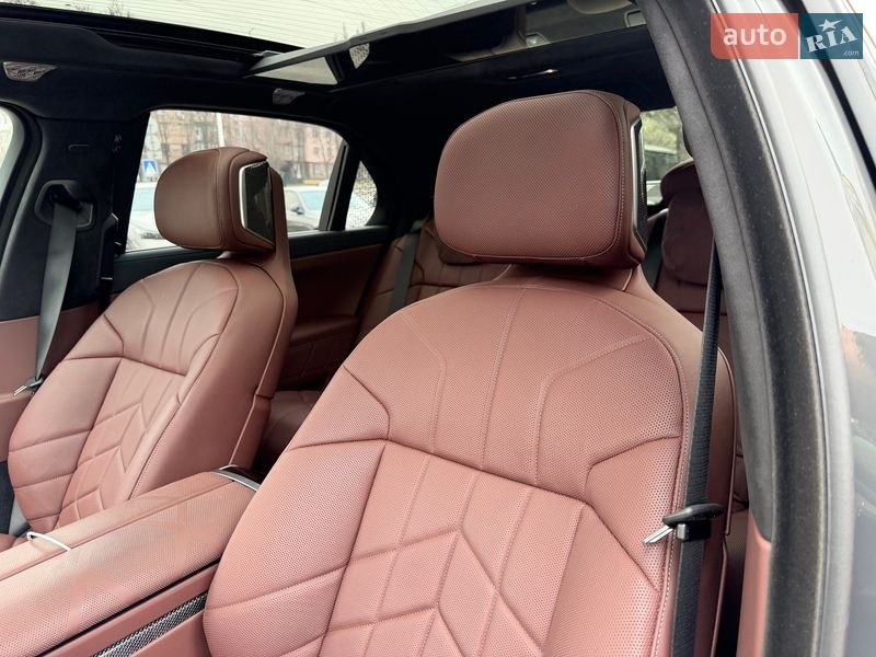 Седан BMW 7 Series 2025 в Києві