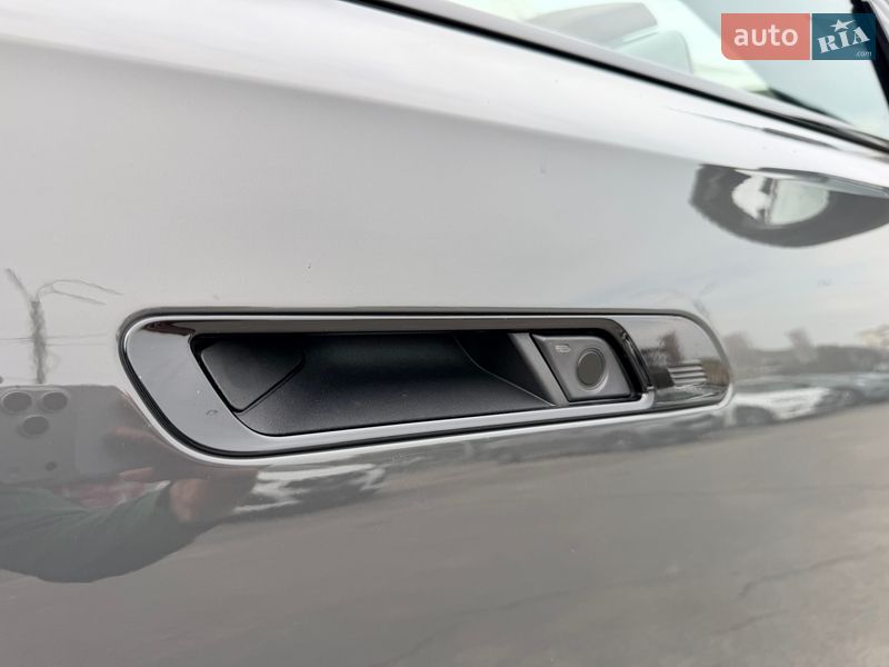 Седан BMW 7 Series 2025 в Києві