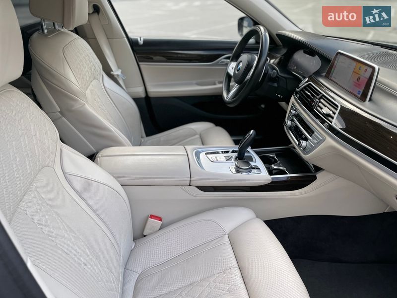 Седан BMW 7 Series 2019 в Києві