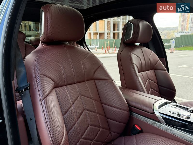 Седан BMW 7 Series 2024 в Києві