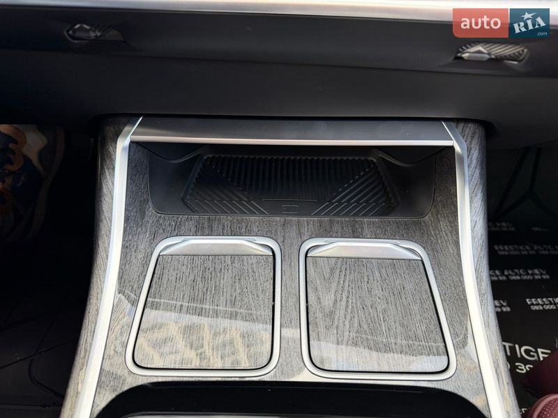 Седан BMW 7 Series 2024 в Києві