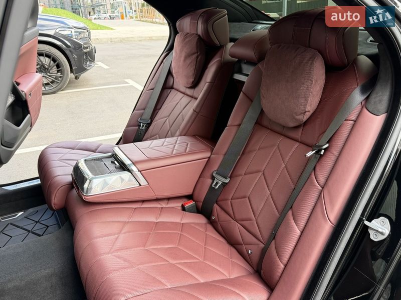 Седан BMW 7 Series 2024 в Києві