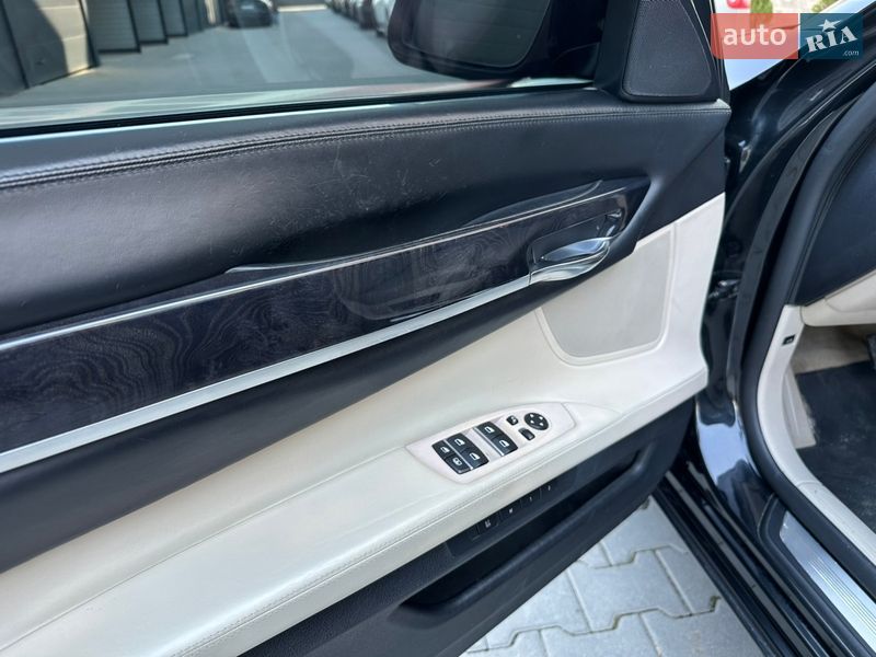 Седан BMW 7 Series 2009 в Чернівцях