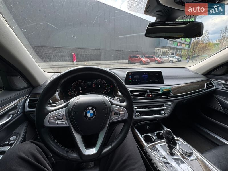 Седан BMW 7 Series 2018 в Киеве