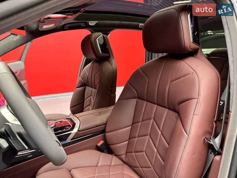 Седан BMW 7 Series 2024 в Киеве