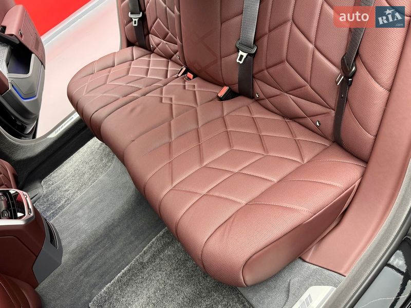 Седан BMW 7 Series 2024 в Киеве