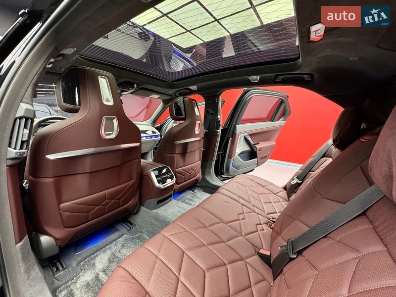 Седан BMW 7 Series 2024 в Киеве