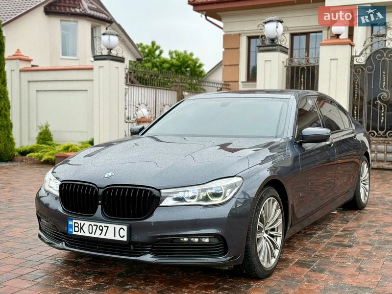 Седан BMW 7 Series 2015 в Ровно