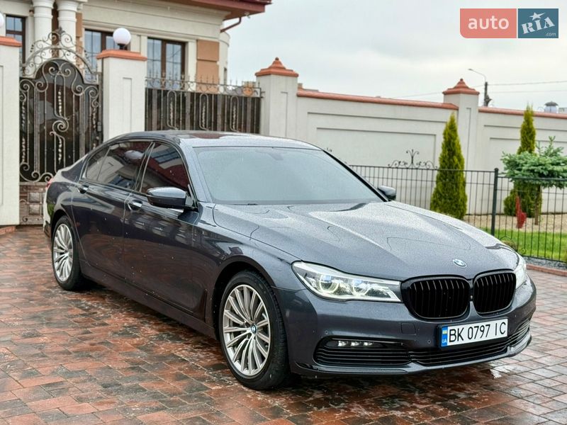 Седан BMW 7 Series 2015 в Ровно