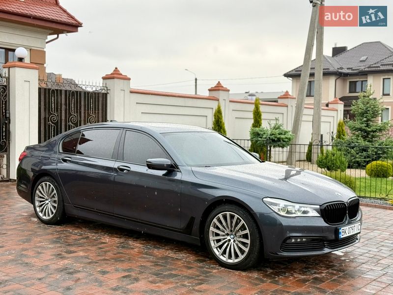 Седан BMW 7 Series 2015 в Ровно