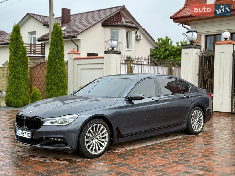 Седан BMW 7 Series 2015 в Ровно