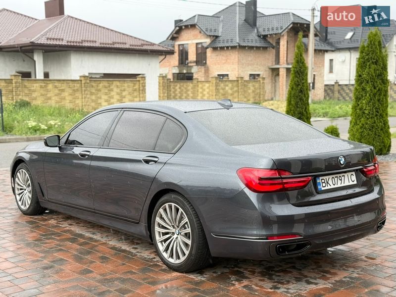 Седан BMW 7 Series 2015 в Ровно